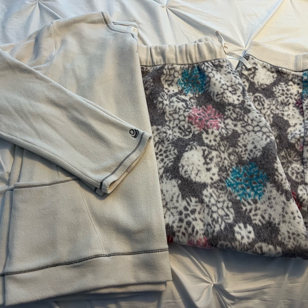 Cuddl Duds Pajama set